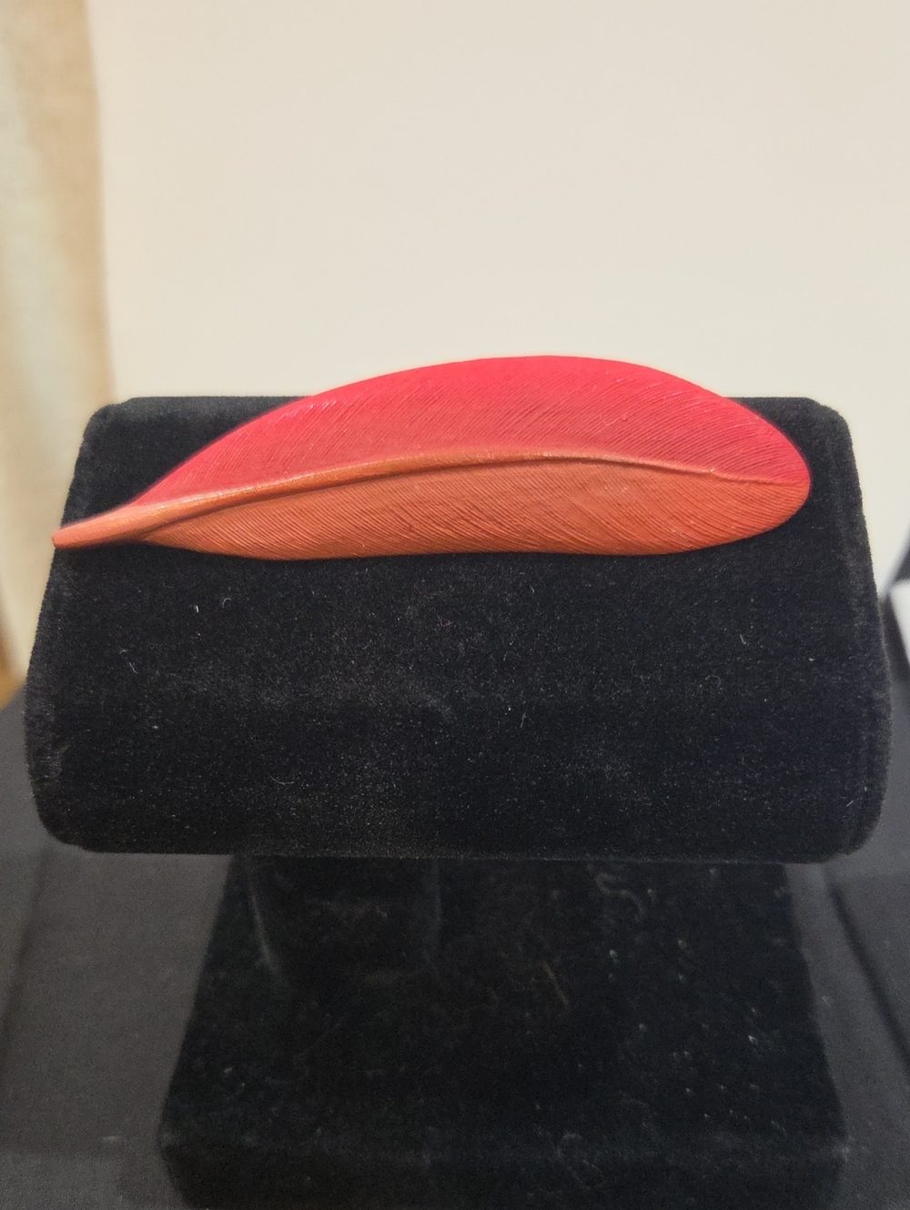 VINTAGE CARDINAL FEATHER WOOD HANDPAINTED BROOCH SIGNED BY ARTIST